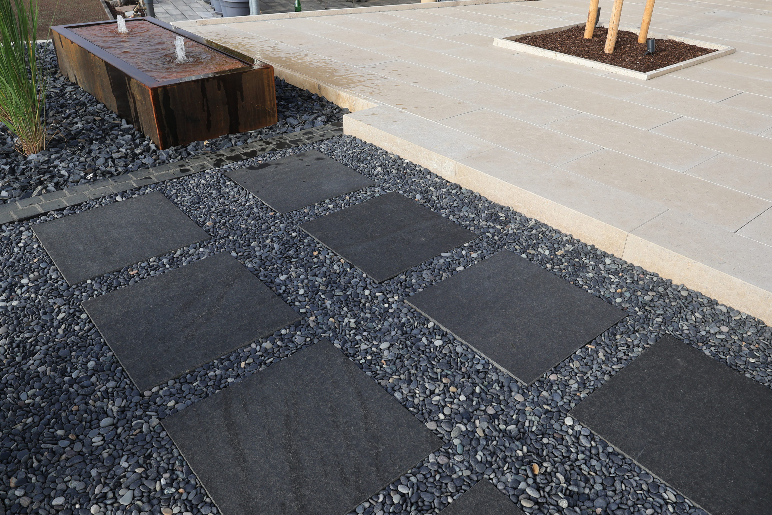 Bagira Basalt Terrassenplatte – Bild 12