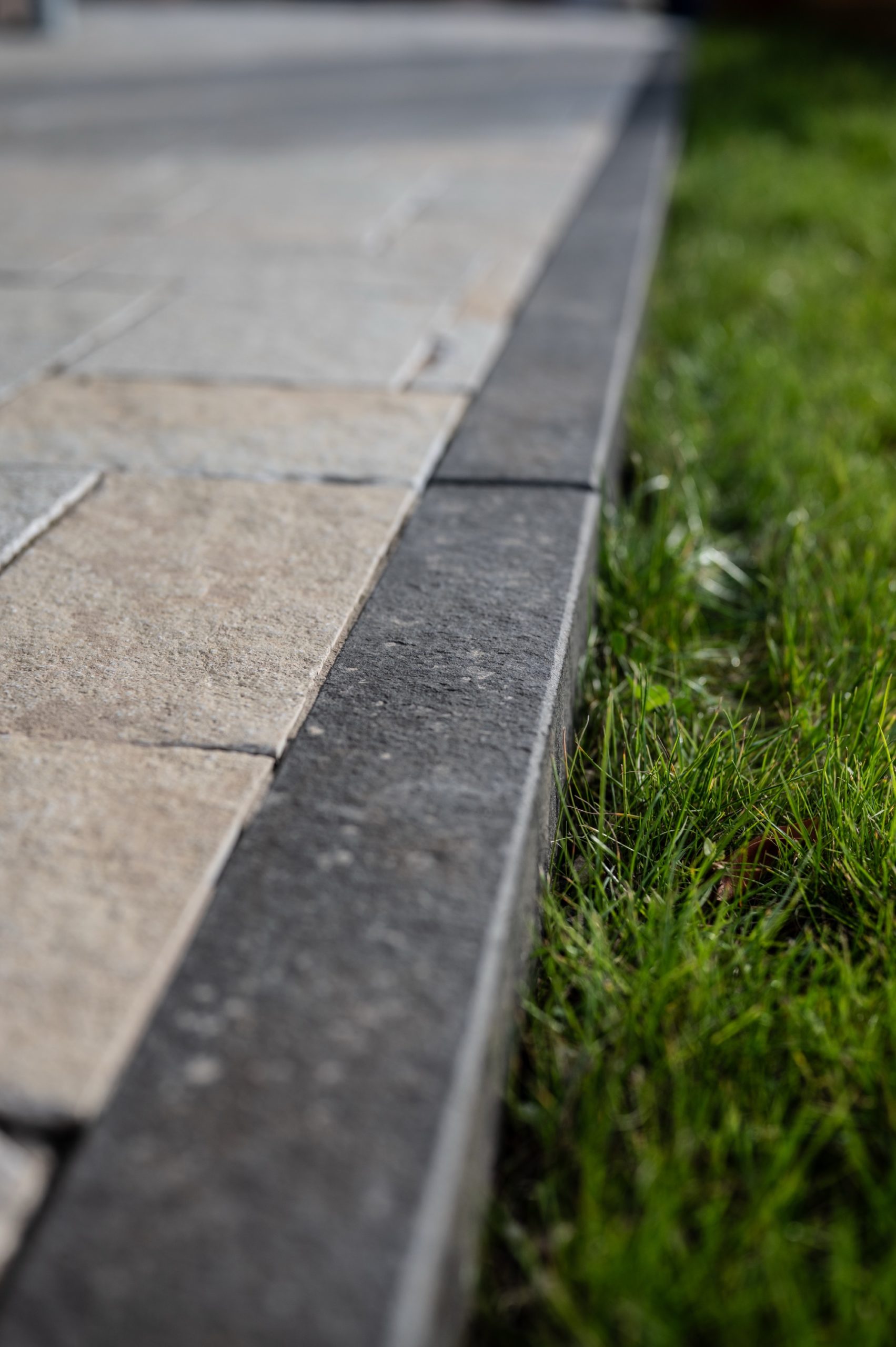 Bagira Basalt Palisaden (geflammt & gebürstet) – Bild 4