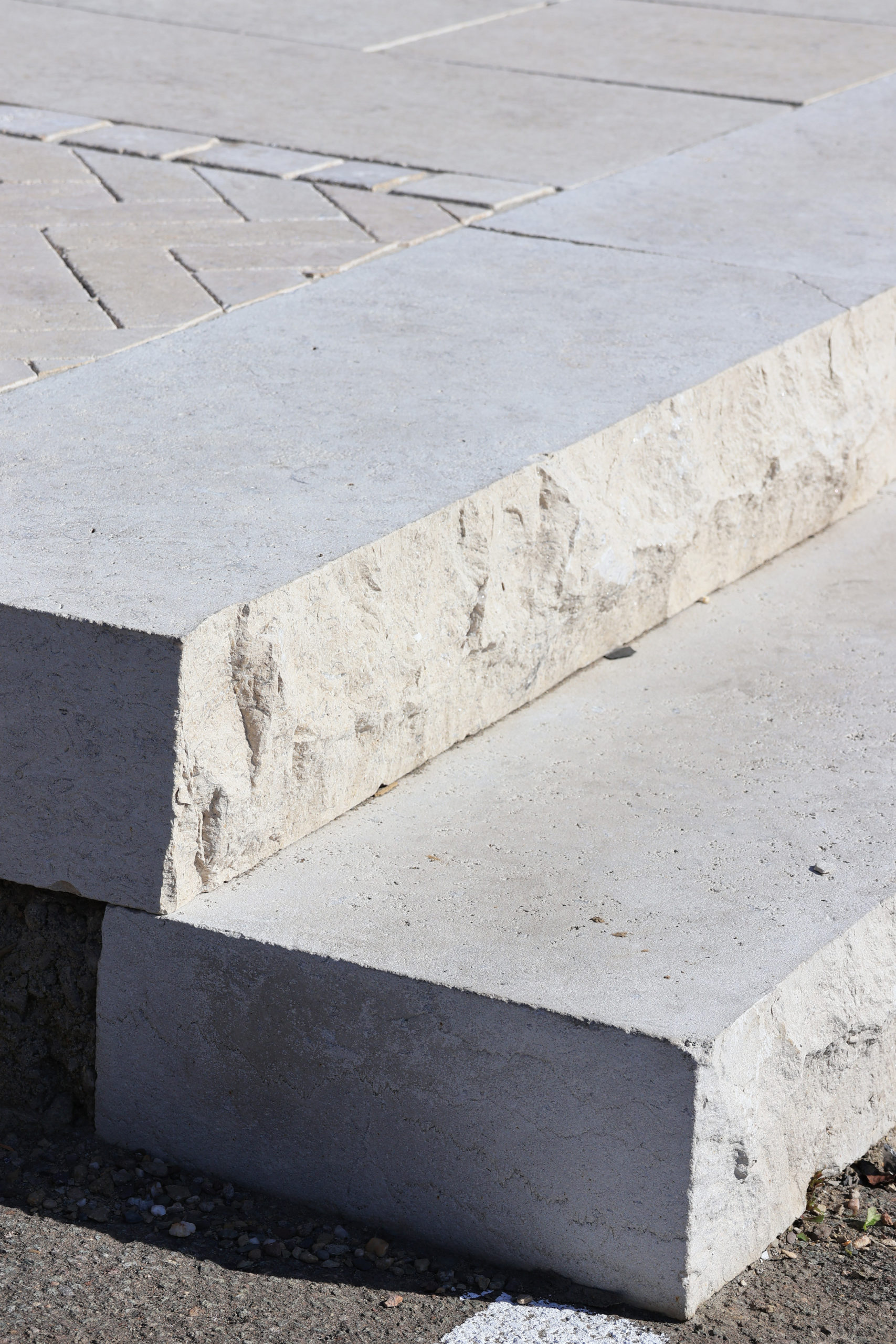 Kalkstein Jurabeige Blockstufe, VS gespalten – Bild 2