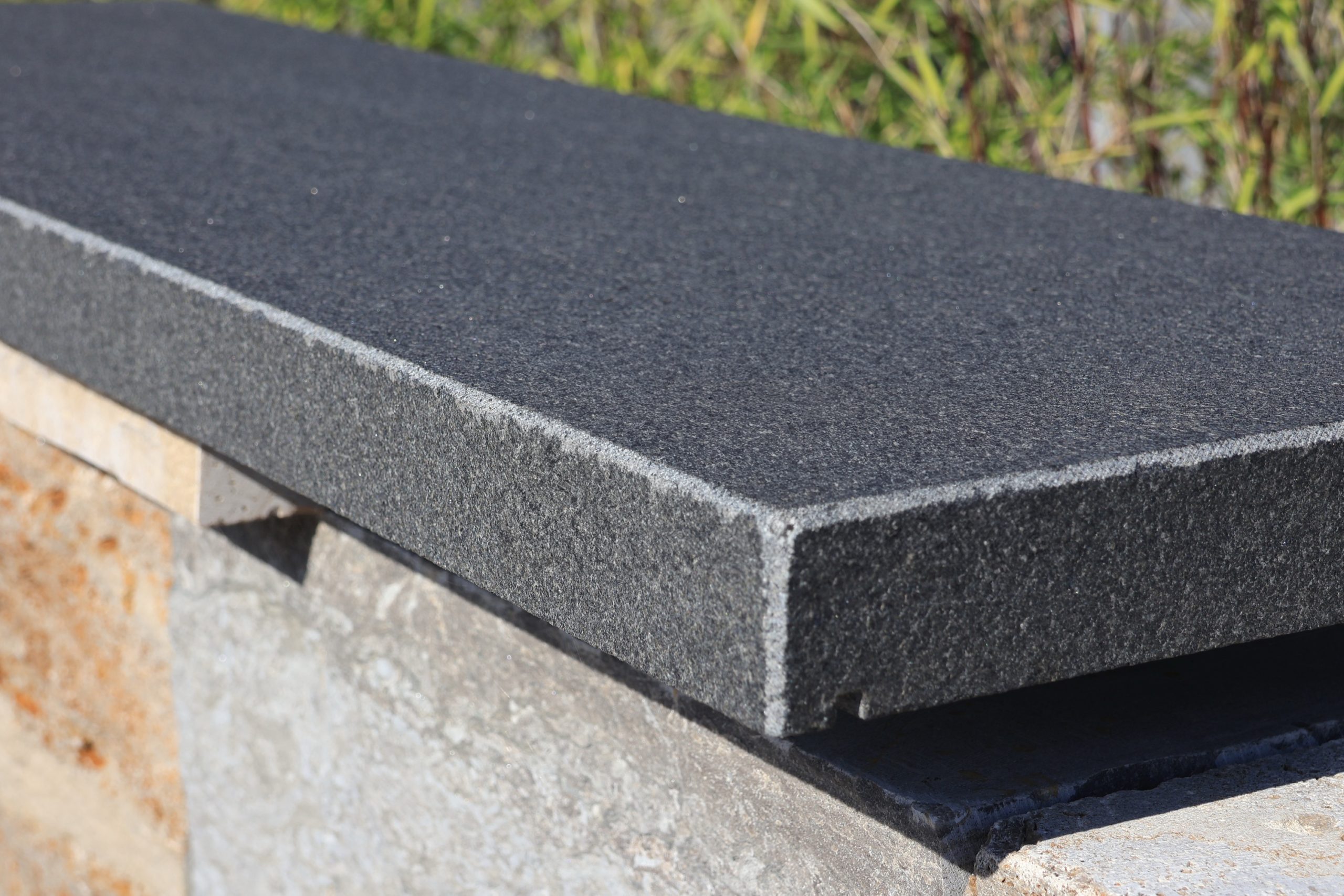 Granit Nero Assoluto Mauerabdeckung – Bild 2